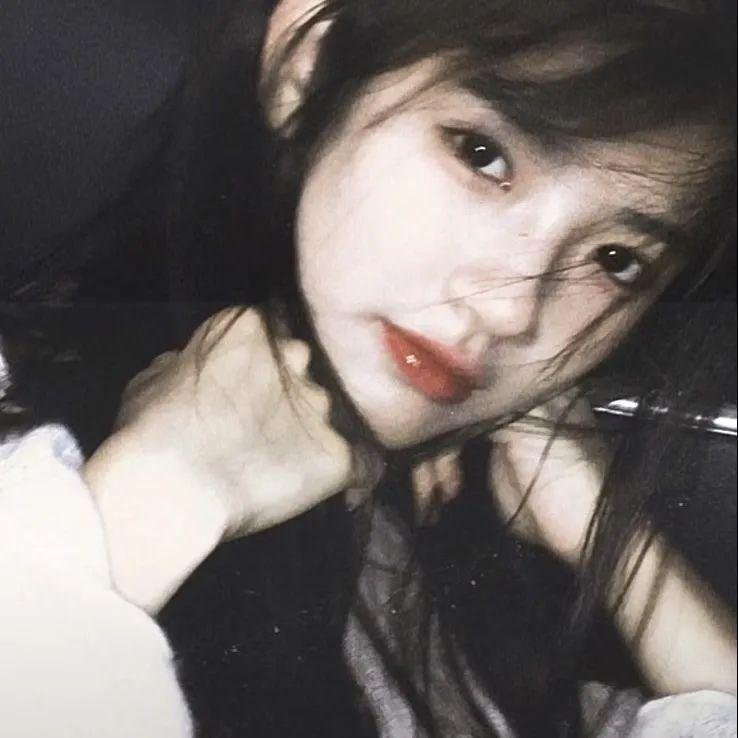 在他的阴影下